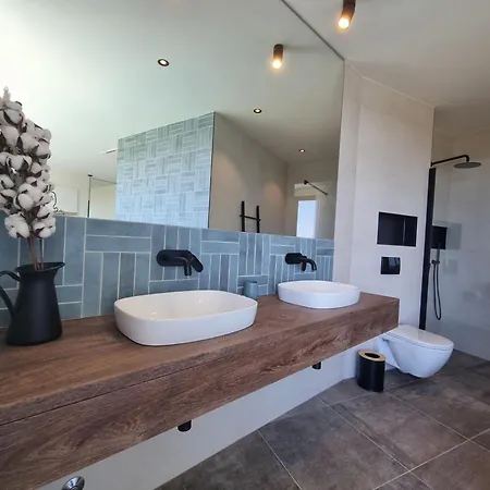 Lumi Villa *